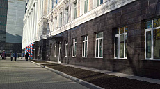 Здание Главной проходной ГМЗ "Обуховский завод" (вентфасад 1-го этажа из плит гранита и потолки входных групп) — фото 16
